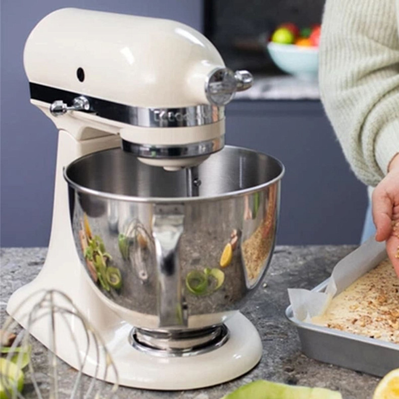 Кухонный комбайн KitchenAid Artisan 4,8 л 5KSM185PSEAC с откидным кремовым кремом.