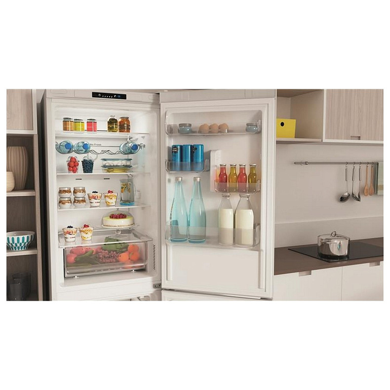 Холодильник Indesit INFC8 TI21 W0