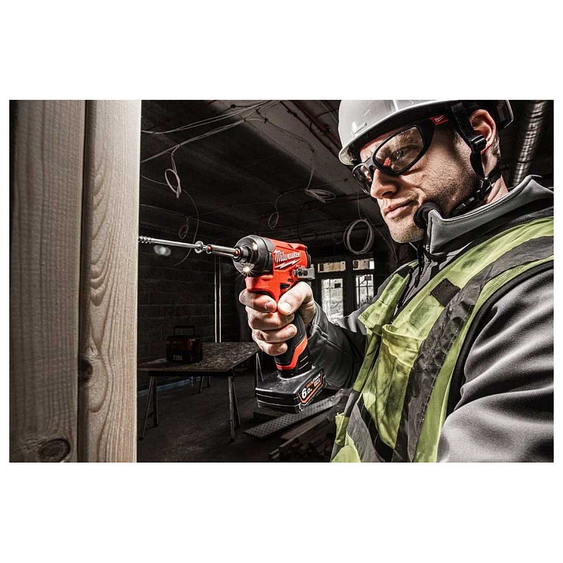 Шуруповерт ударный Milwaukee M12 FID2-0 12В