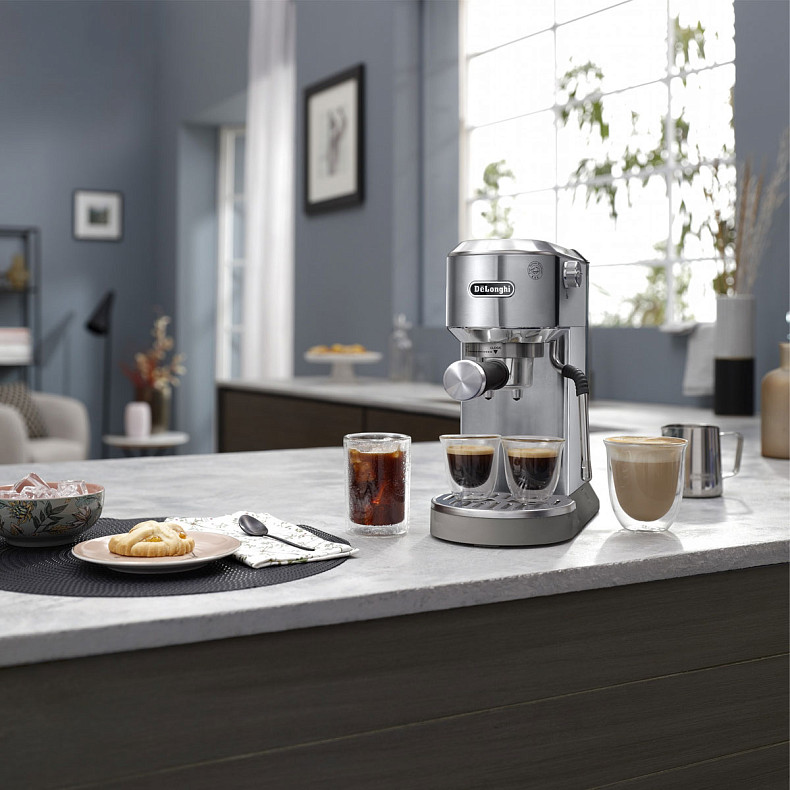 Кофеварка DeLonghi EC 890.M