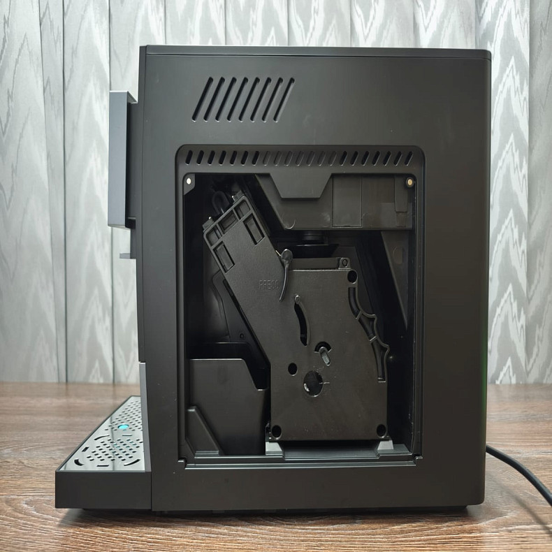 Кофемашина CECOTEC Cremmaet Compactccino Black/Silver - Уценка