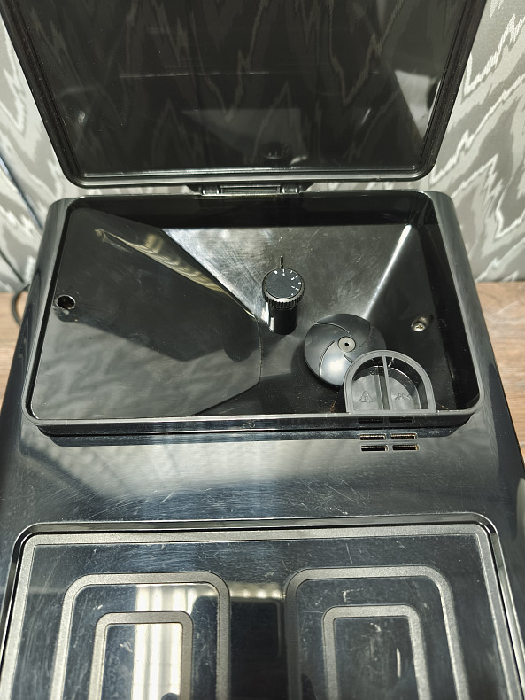 Кавомашина CECOTEC Cumbia Power Matic-ccino 8000 Touch Serie Nera - Уцінка