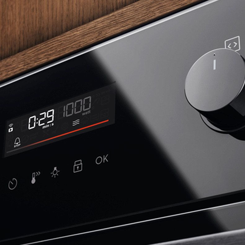 Духовой шкаф электрический Electrolux LVL8E09Z