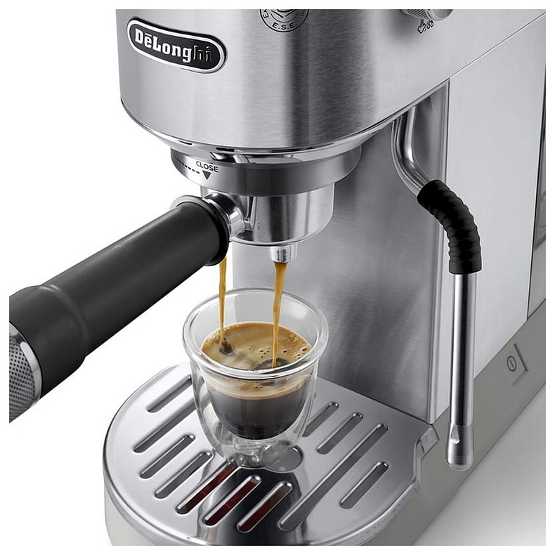 Кофеварка рожковая Delonghi EC 890.M