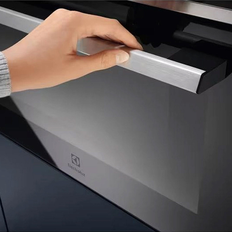 Духова шафа електрична Electrolux EVM8E08X