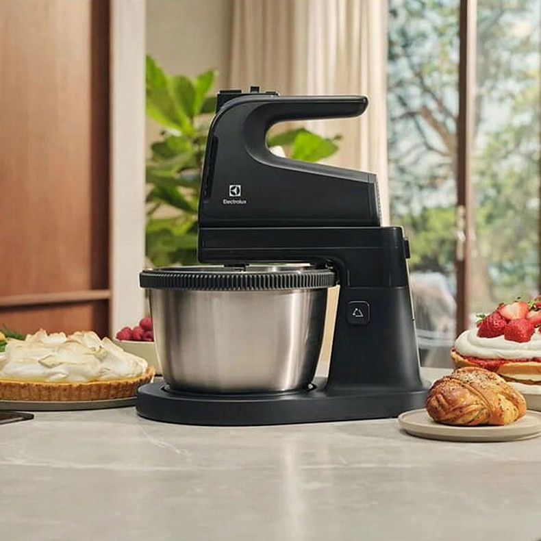 Миксер Electrolux ESM4B