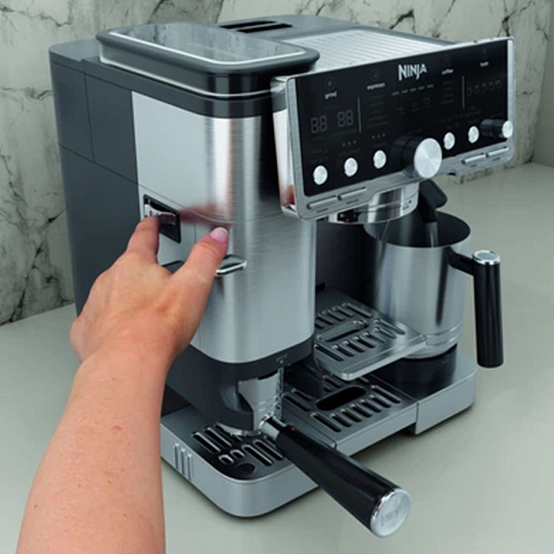 Кофемашина Ninja Luxe Caf? Essential Coffee Maker ES701EU