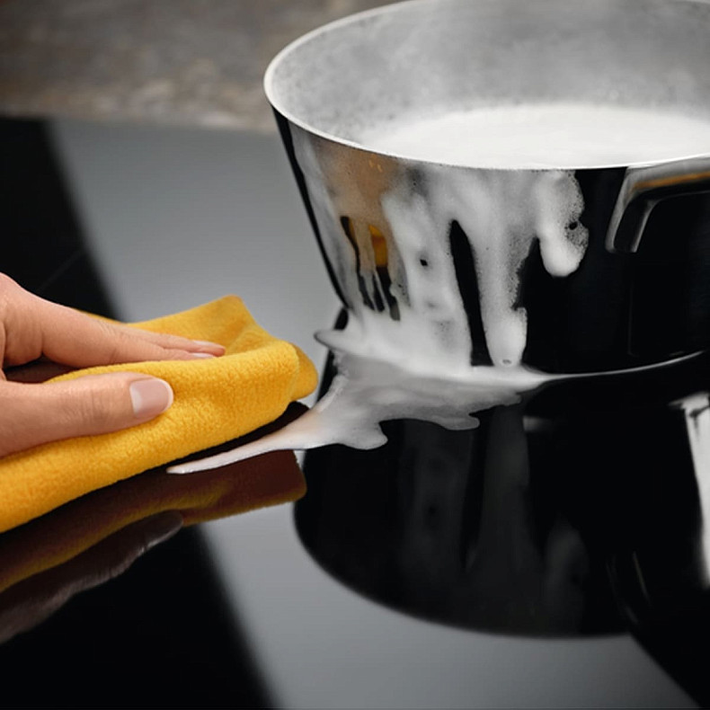 Варочная поверхность индукционная Electrolux EIB60420CK