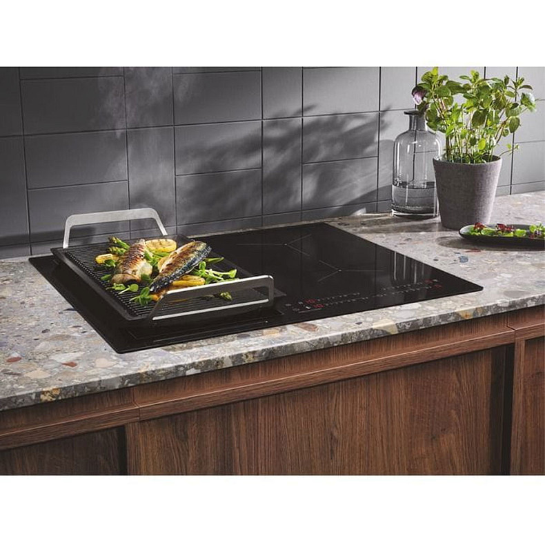 Варильна поверхня індукційна Electrolux EIV63443CT