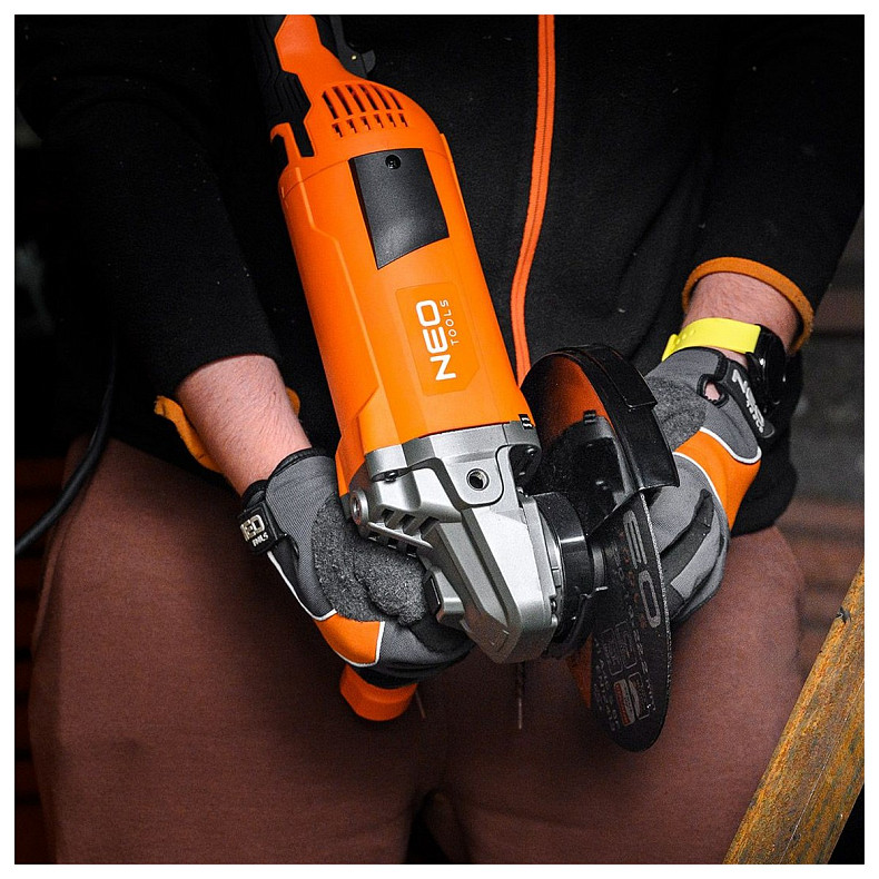 Шліфмашина кутова Neo Tools 04-715