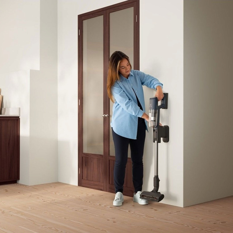 Пылесос аккумуляторный Electrolux EP71UB14DB