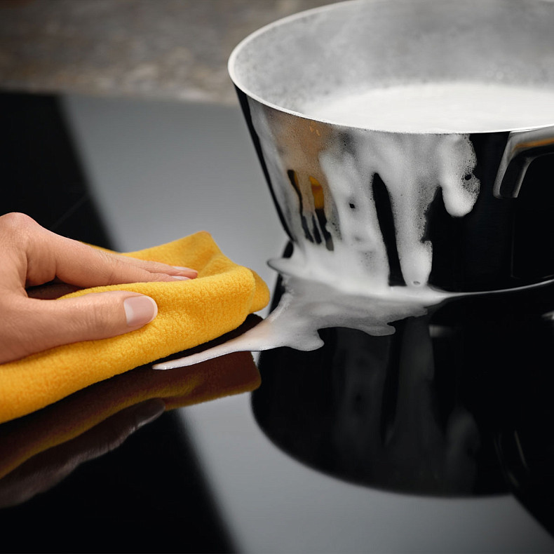 Варочная поверхность индукционная Electrolux EIV64453