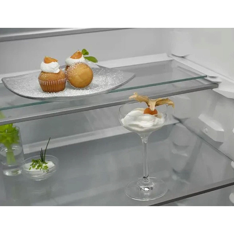 Холодильник комбінований Electrolux RNG7TE18S