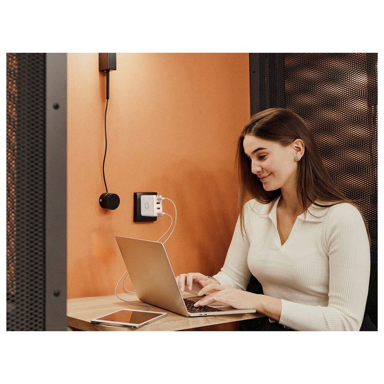 Зарядний пристрій AVerMedia GC313 CORE GO 100Вт 2хUSB-С, 1хUSB-A, 1xHDMI, білий