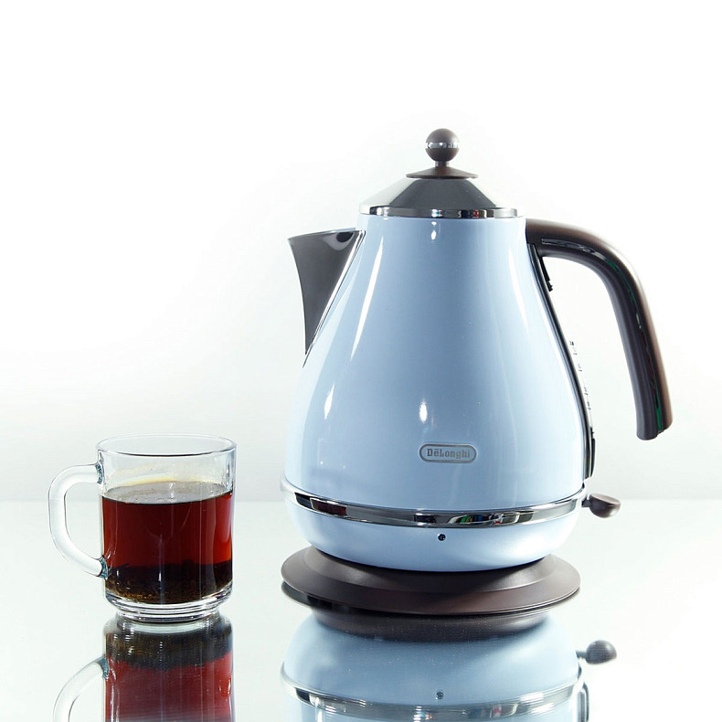 Электрочайник DeLonghi KBOV 2001 AZ