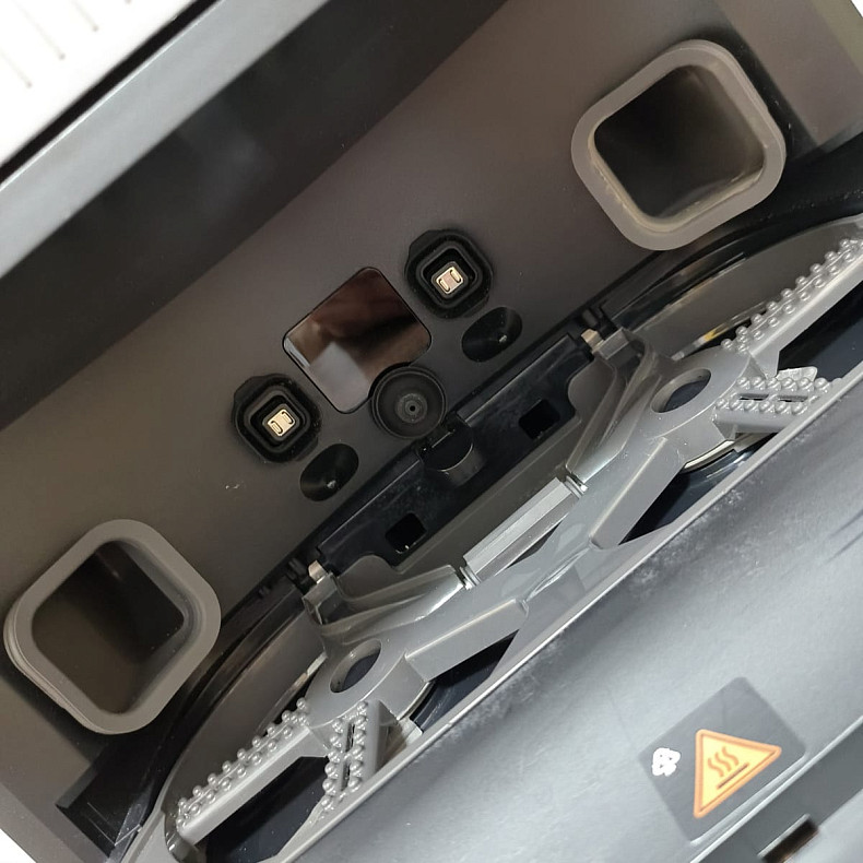 Робот-пылесос моющий Dreame L40 Ultra AE Black -- Уценка