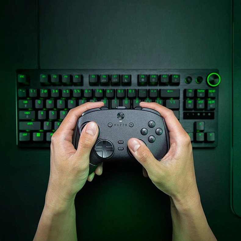 Геймпад RAZER Wolverine V3 PRO Black (RZ06-05540100-R3M1)