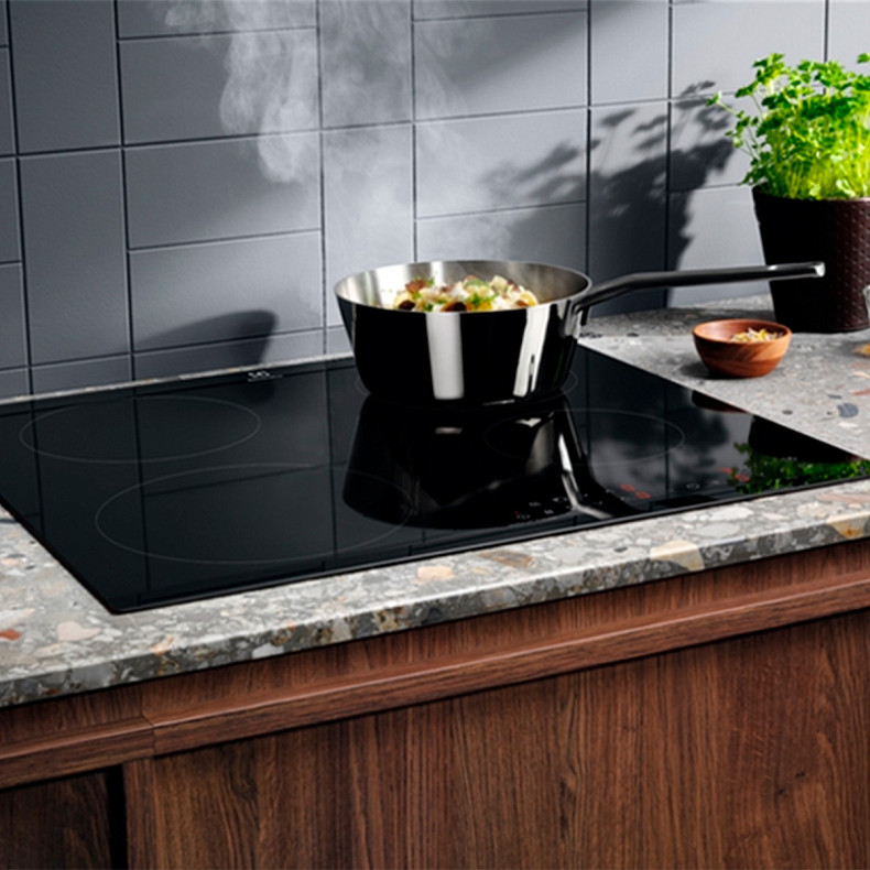 Варильна поверхня індукційна Electrolux CIR60433